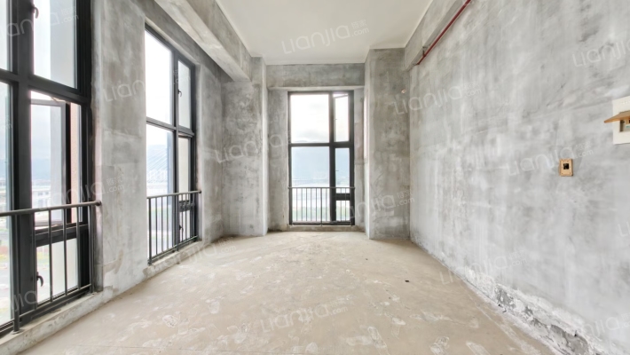 西海岸广场二手房实景图