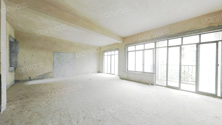 贝地卢加诺二手房实景图