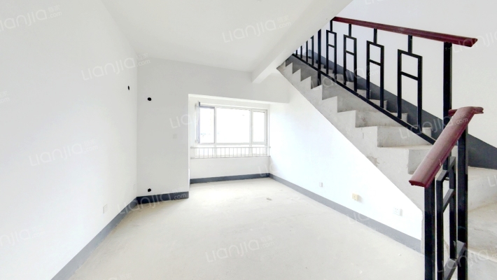 天物郁江溪岸二手房实景图