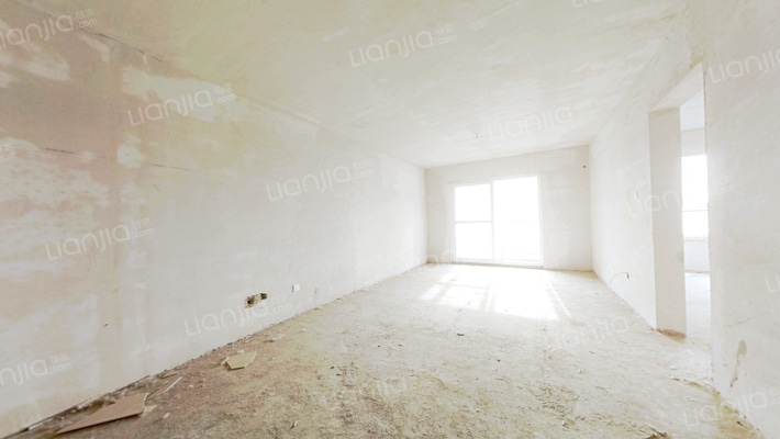 方正户型  南北    采光好无遮挡   中楼层-客厅