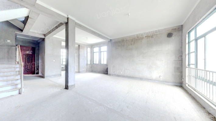 名爵府二手房实景图