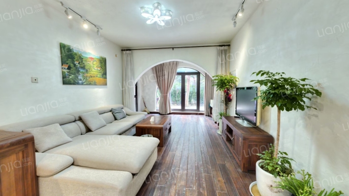 普罗旺斯二手房实景图