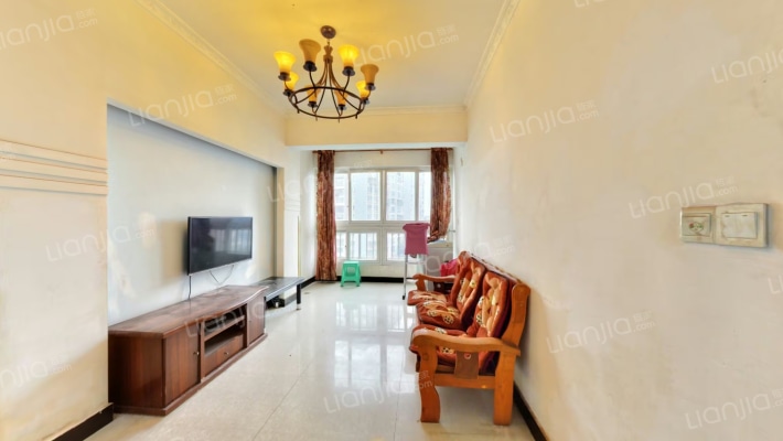 龙润尚城A区二手房实景图