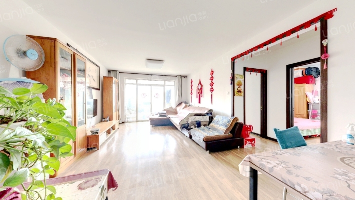 金域河畔二手房实景图