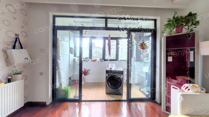 国际花都雏菊苑二手房实景图