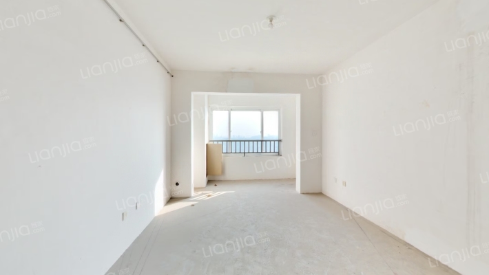 山潘新苑二手房实景图