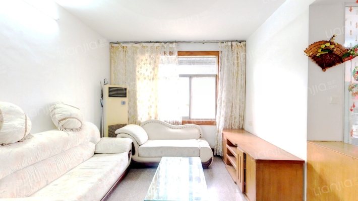 前进小区二手房实景图