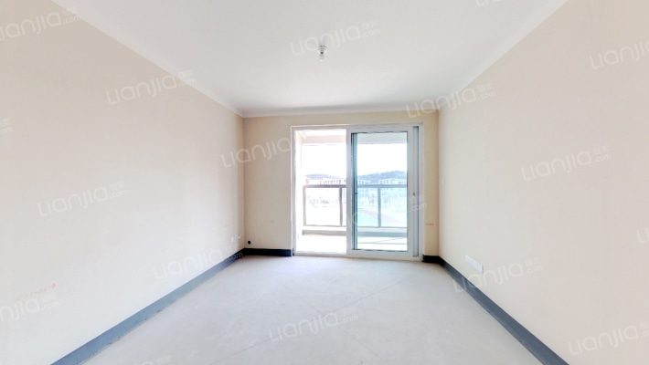 美的悦岚山东区二手房实景图