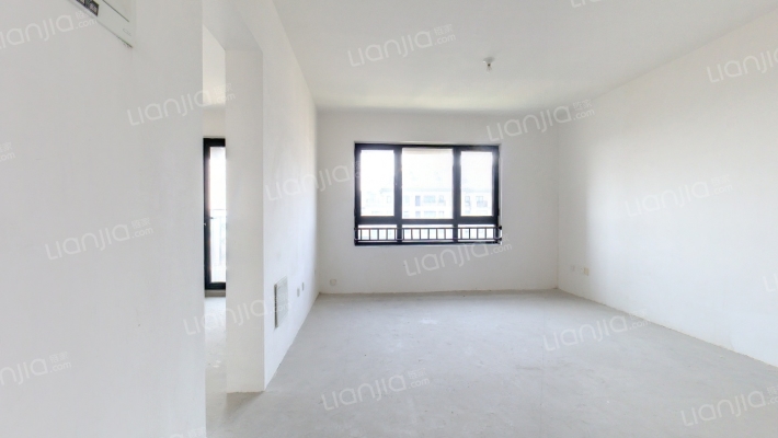 中航绿城理想城百合花园二手房实景图