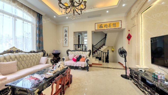 嘉利华府庄园二区二手房实景图