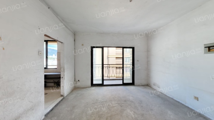 尚层建筑二手房实景图