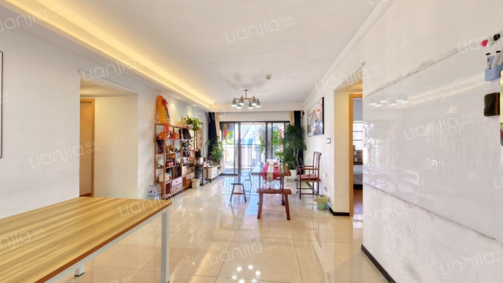 海伦国际依云郡二手房实景图