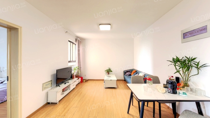 右岸景苑B区二手房实景图