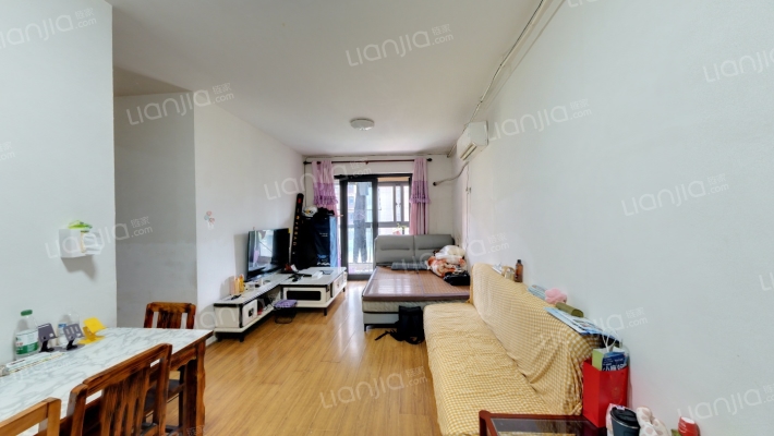 七彩小镇二手房实景图