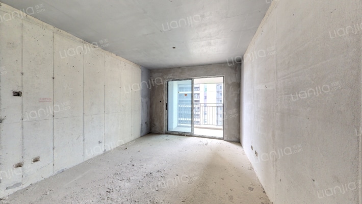 卓越伊景苑二手房实景图