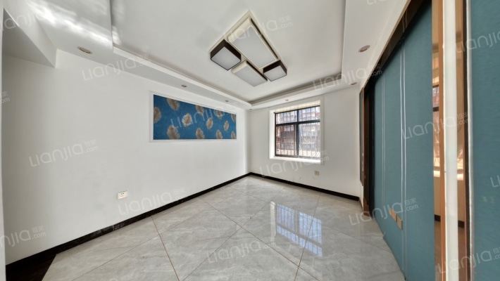 高地村44号二手房实景图