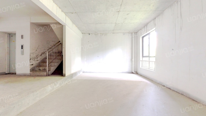 泷悦华府二手房实景图