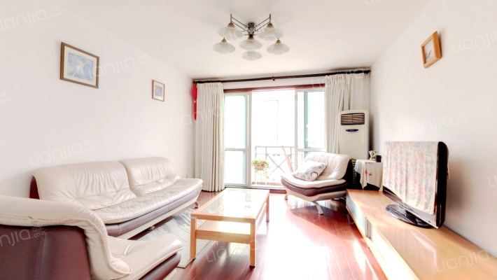 朗晴名居二手房实景图