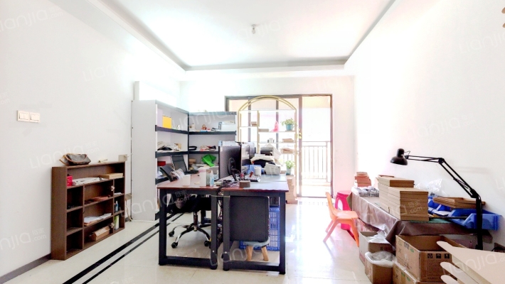 卓越维港二手房实景图