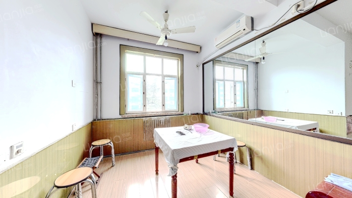 投资公司宿舍二手房实景图