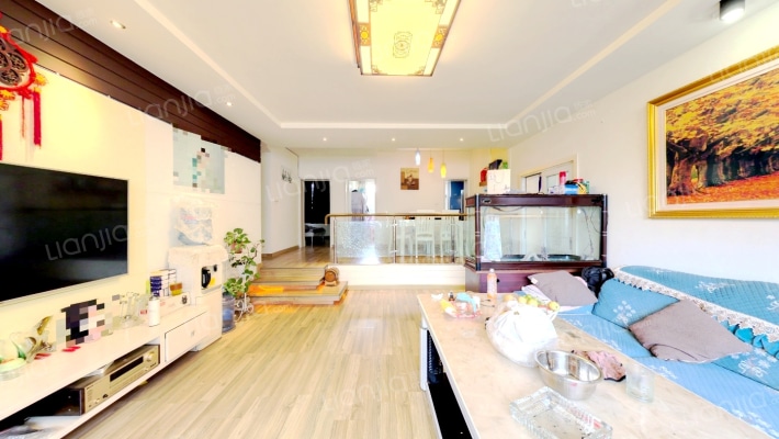 蓝钻名贵花园二手房实景图