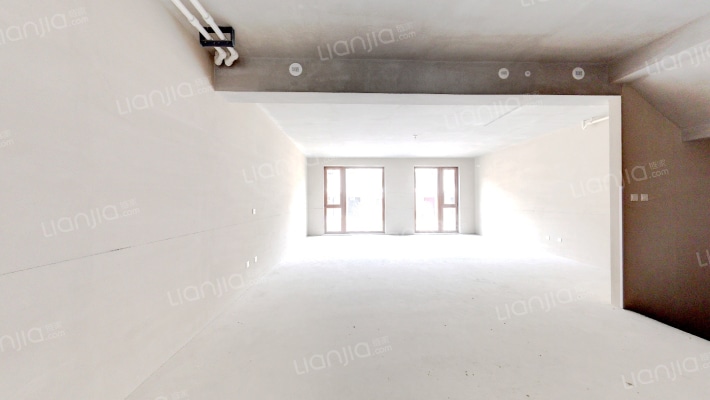 伟峰东域B区二手房实景图