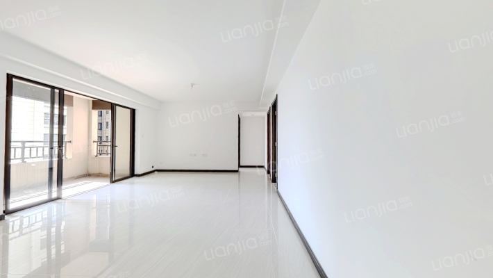 万科美的西江悦花园二手房实景图