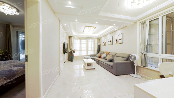 中江嘉城南区二手房实景图