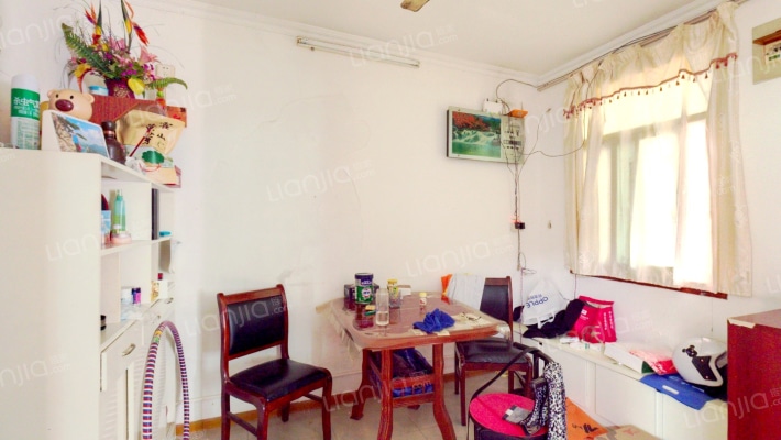 菱湖南路一百五十一号二手房实景图