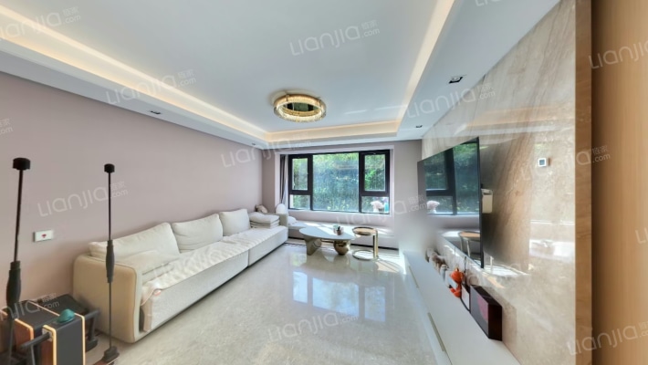 翡翠公园四期二手房实景图