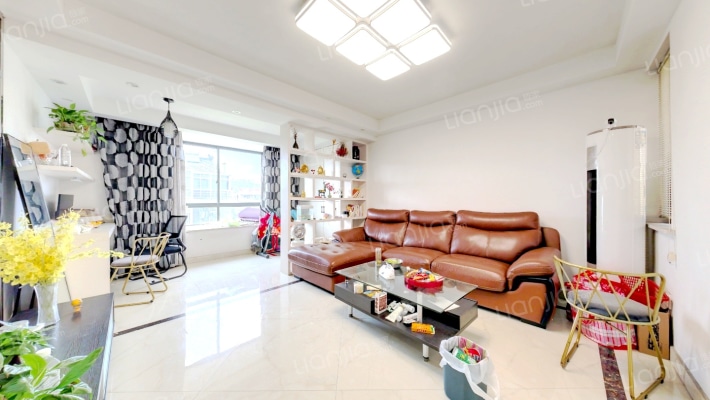 巴黎春天二手房实景图