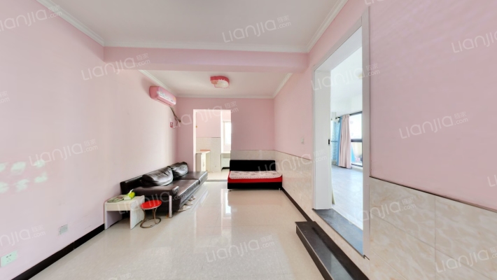 恒兴文艺广场二手房实景图