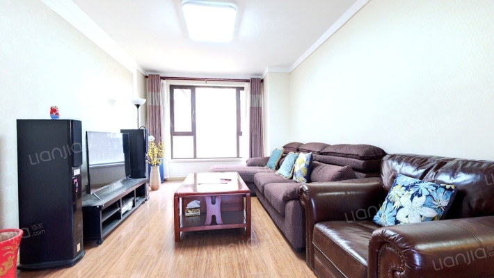 鸿坤北区 南北向大三居 精装修 拎包入住-客厅