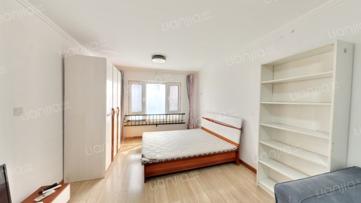 翡翠公园一期二手房实景图