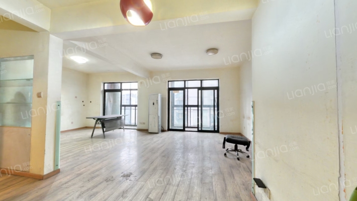 翡翠海湾二手房实景图