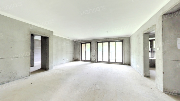 绿地湖语墅四期二手房实景图