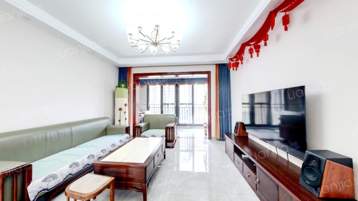 保华铂郡二手房实景图