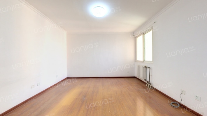 水泥制管厂家属院二手房实景图