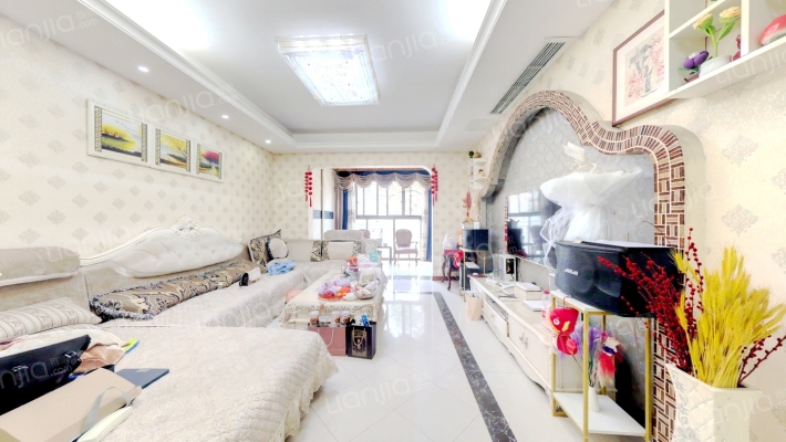 金领兰庭二手房实景图