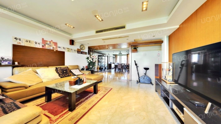 西郊宝成花苑二手房实景图