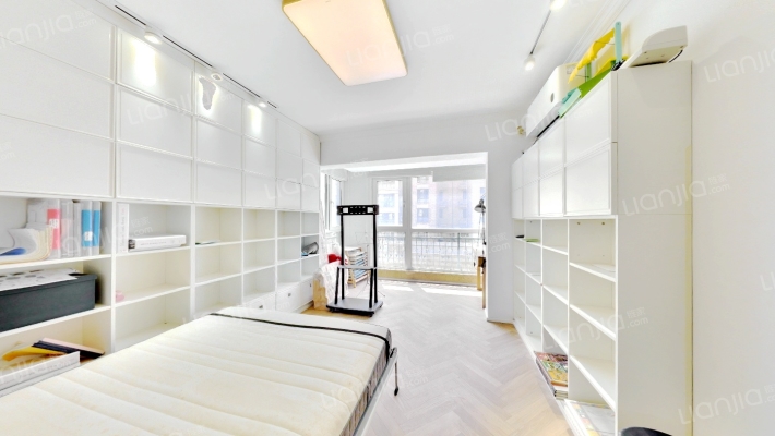 臻果国际二手房实景图