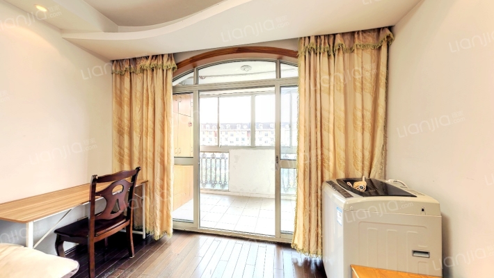 爱法花园(二期)二手房实景图