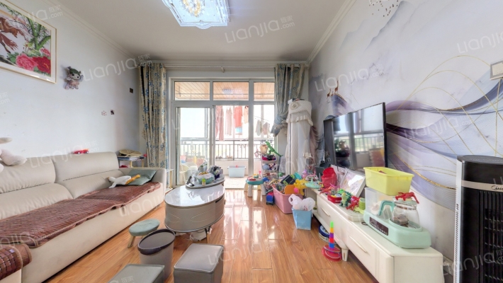 亚丁小镇二手房实景图