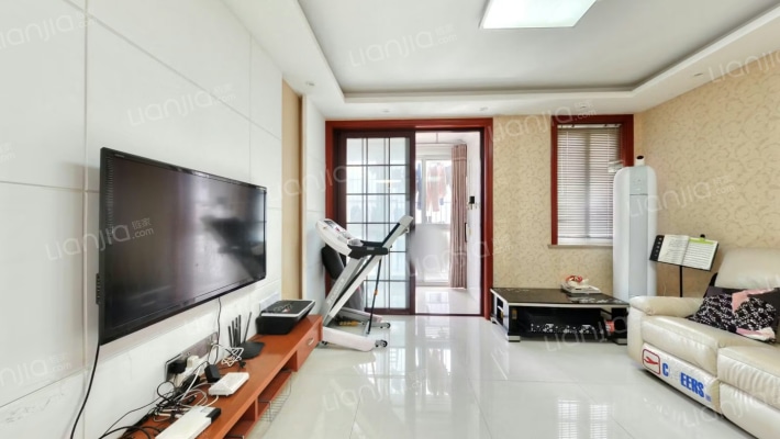 上成天逸公寓二手房实景图