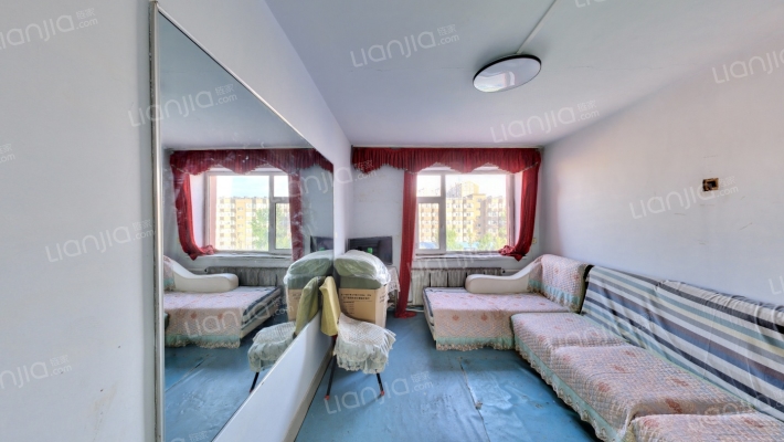 郊区政府楼二手房实景图