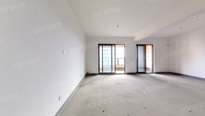 郡上蓝湾二手房实景图