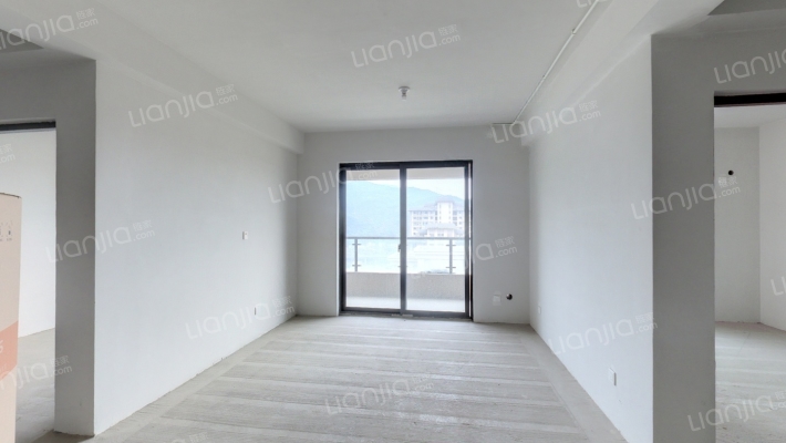 罗西住宅区十组团二手房实景图