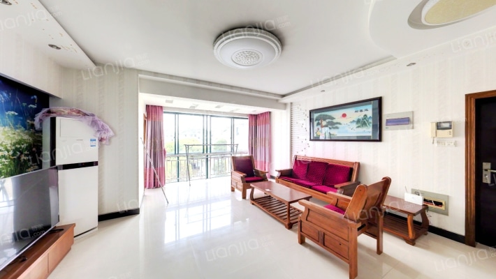 胜地名苑东区二手房实景图