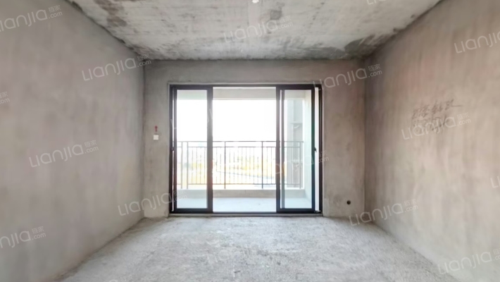 彰泰红二期二手房实景图