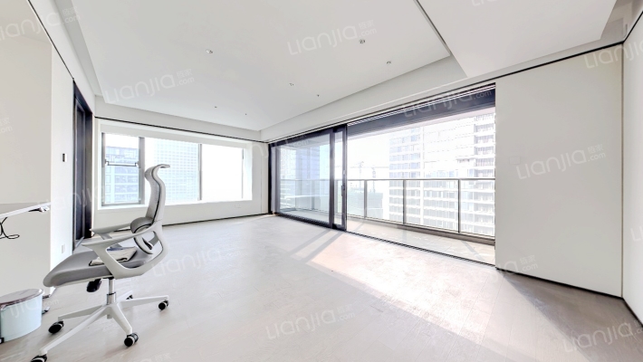 武汉长江中心二手房实景图